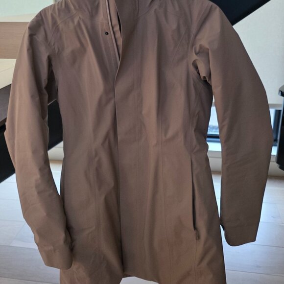 Arc'teryx Women's Rain Jacket - Picture 1 of 4